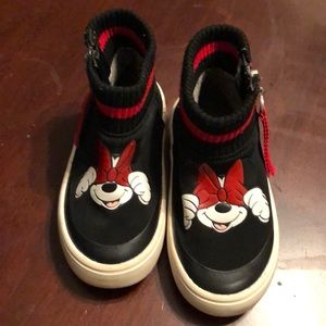 Trendy Minnie Mouse sock sneakers!